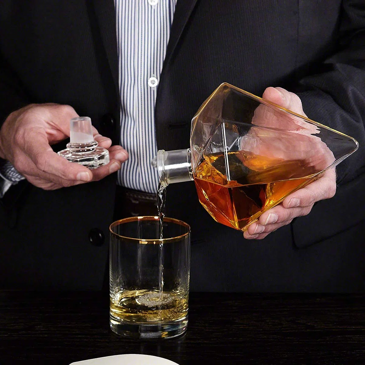 mikamax Karafka diamentowa, 850 ml, przezroczysta, z drewnianą ramą, świetny pomysł na prezent dla miłośników whisky