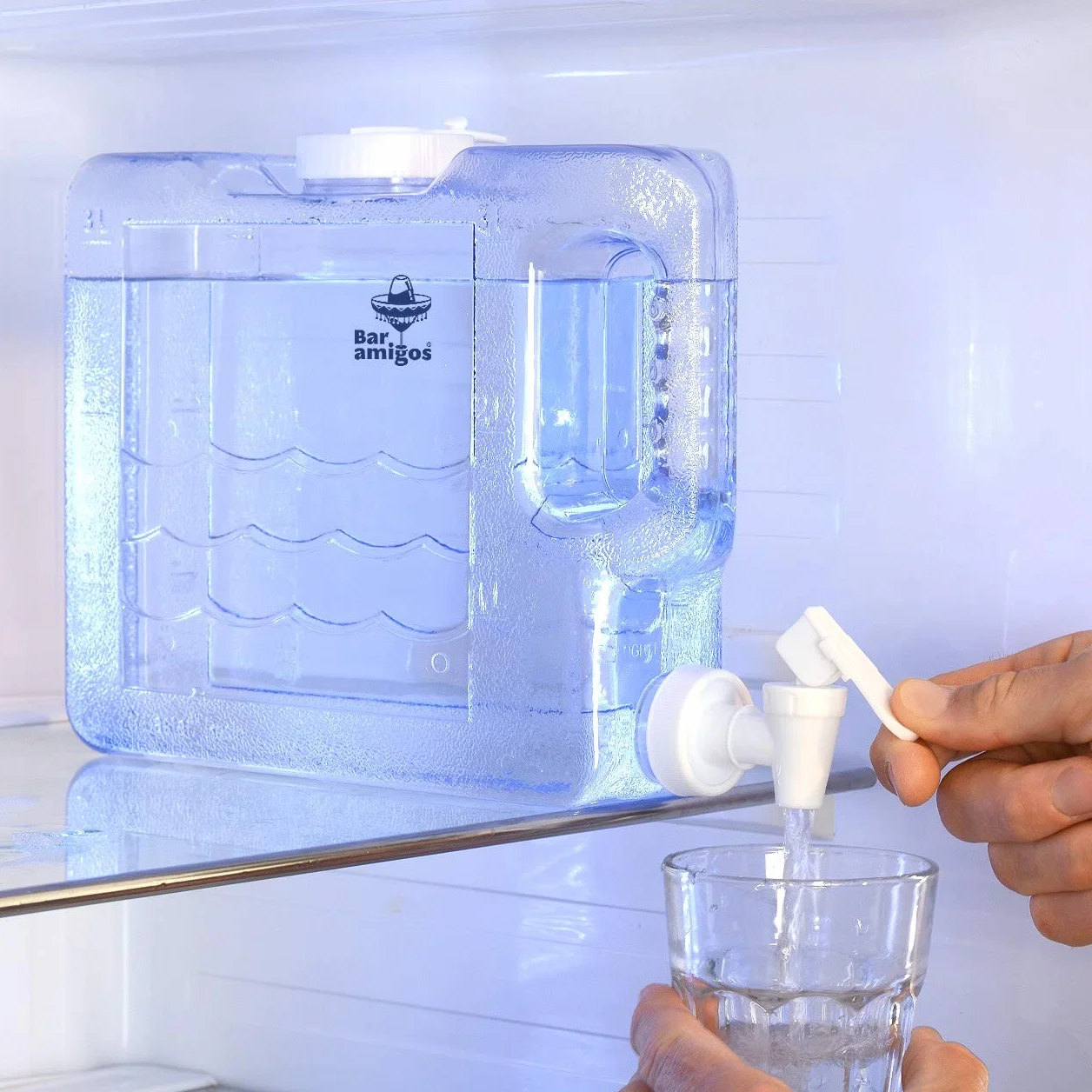 Bar Amigos Dozownik wody do lodówki 3 l, wąski, z kranem, plastik PETG, podróżny pojemnik na biurko, zbiornik na napoje, soki i koktajle, do wielokrotnego napełniania, doskonały do ​​biura, na kemping
