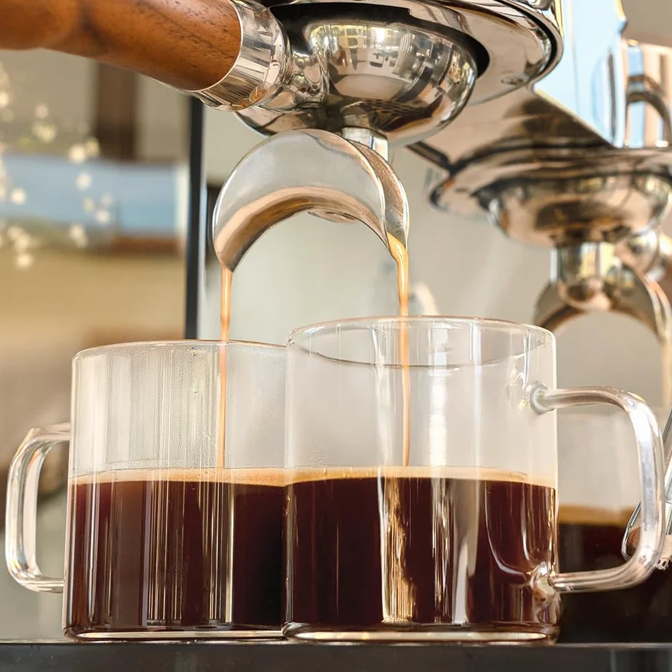Cecotec Ekspres do kawy Barista Baristeo Intima, profesjonalny ekspres do kawy Barista, system wstępnego parzenia, pompa 15 bar, łatwe napełnianie, zbiornik na wodę 1,7 l i podgrzewacz do filiżanek