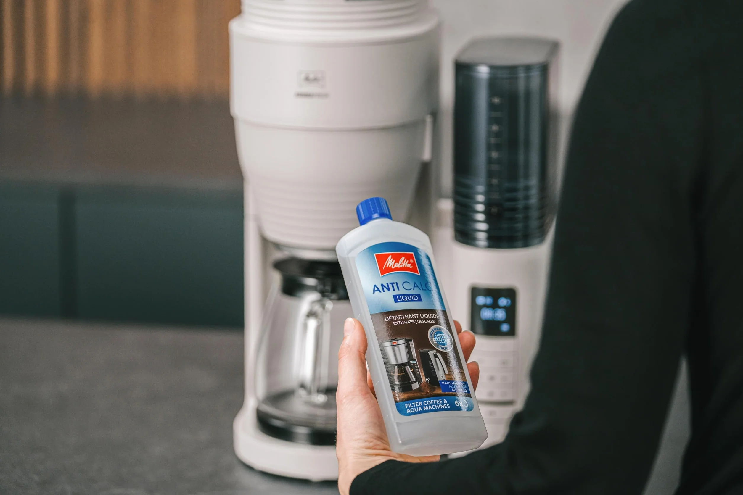 Melitta AromaFresh Pro X – ekspres do kawy z młynkiem, przelewowy ekspres do kawy ze szklanym dzbankiem i wyjmowanym zbiornikiem na wodę, na maks. 10 filiżanek kawy, kolor ciepły szary
