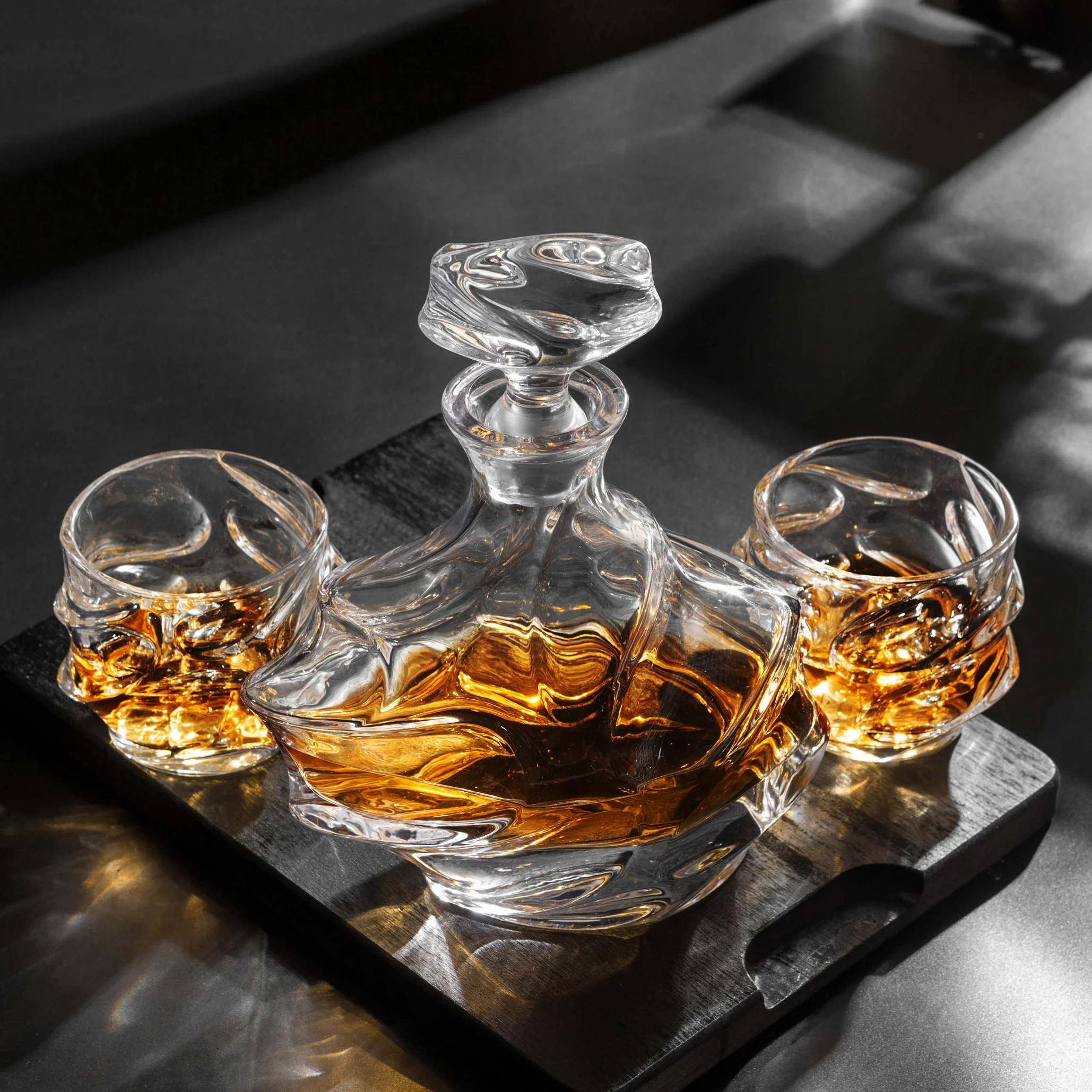 KANARS Zestaw Szklanki oraz Karafka do Whisky, 750 ml Dekantery z 4×320 ml Szkło do Whisky do Koktajl, Martini, Koniak, Bourbon, Tequila, Zestaw 5 Sztuk, Pudełko Upominkowe