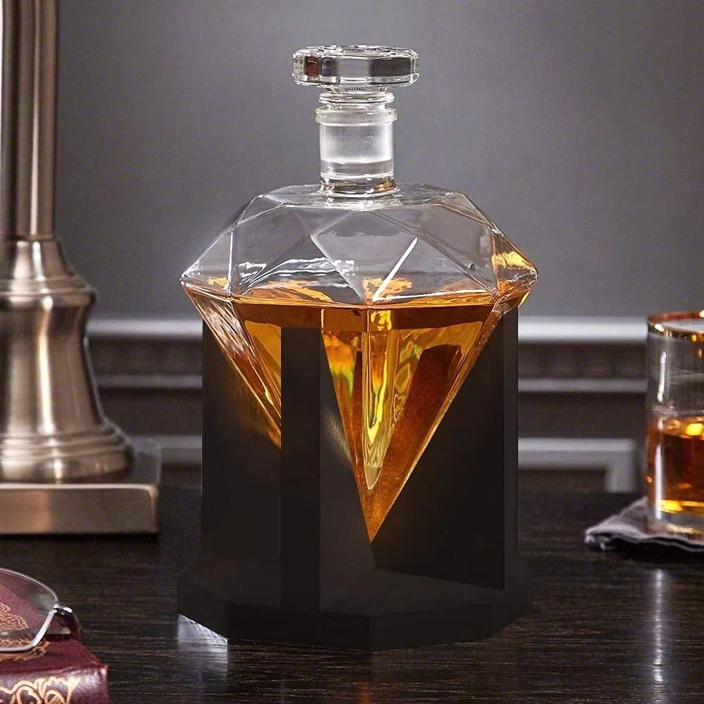 mikamax Karafka diamentowa, 850 ml, przezroczysta, z drewnianą ramą, świetny pomysł na prezent dla miłośników whisky