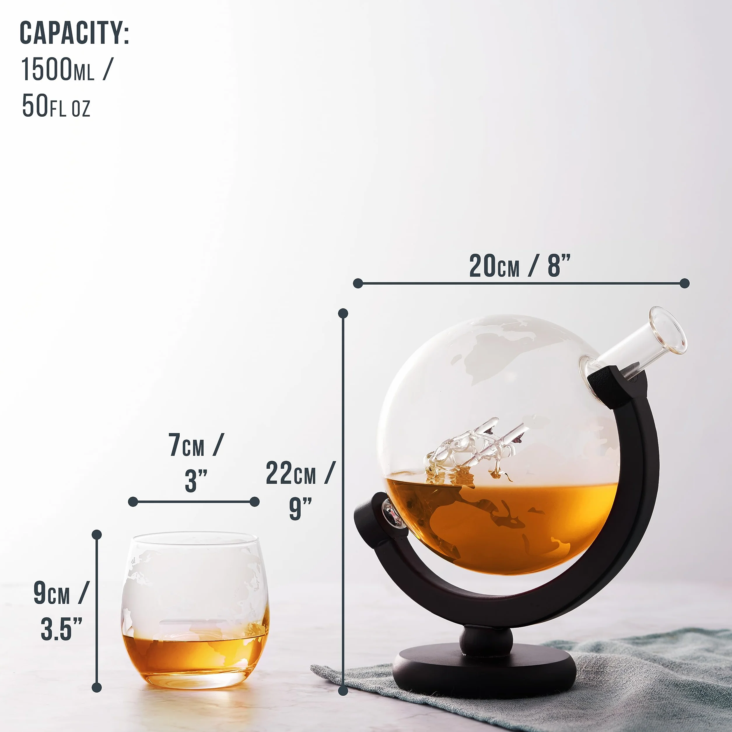 Oak & Steel - Karafka do Whisky Globe (XL 1500ml) z 2 Szklankami, 4 Kamieniami Whisky ze Stali Nierdzewnej, 1 Szczypcami do Lodu i Nie Tylko - Prezent dla Mężczyzn, Dzień Ojca, Boże Narodzenie