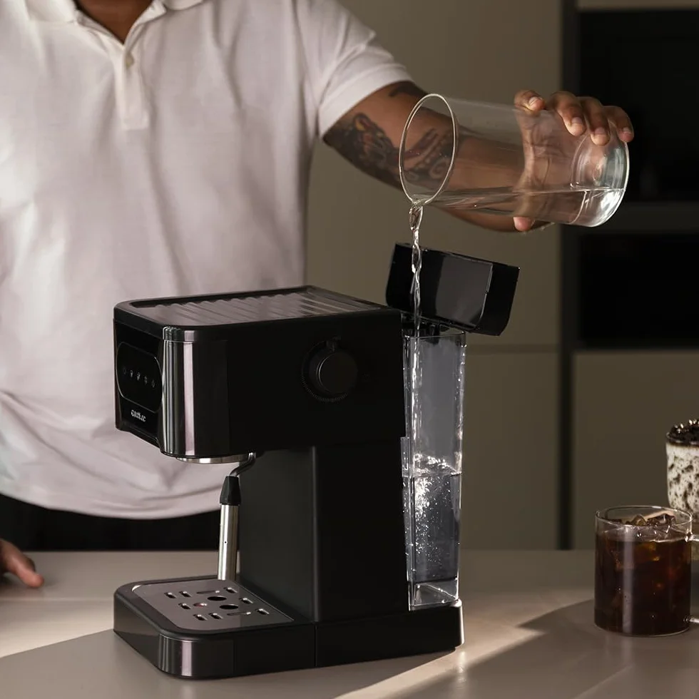Cecotec Ekspres do kawy Espresso Power Espresso 20 Coldbrew. Espresso i cappuccino, zimna kawa, 20 barów ciśnieniowych, wychylna wylewka parowa, profesjonalna jakość w domu.