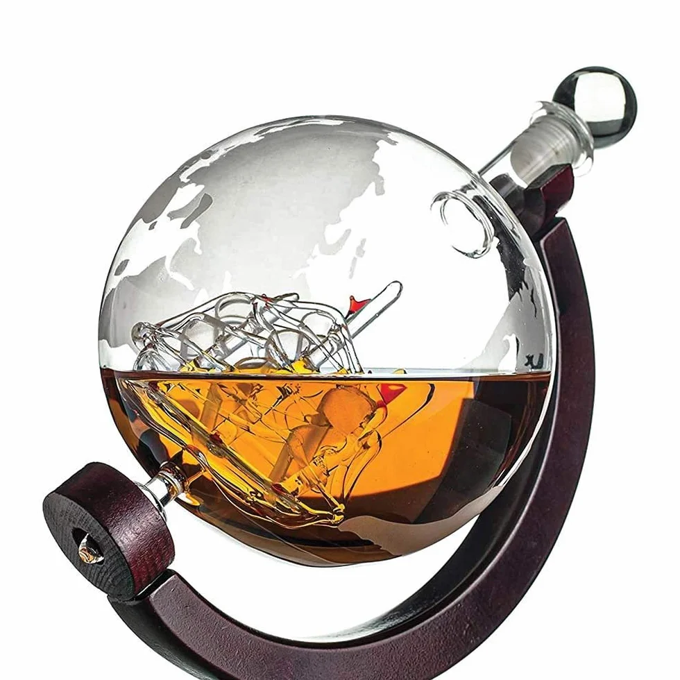 MikaMax - zestaw z karafką Globe - karafka do whisky - z dwoma kieliszkami - ręcznie wykonana - przezroczysta - 850 ml - karafka z hermetycznym uszczelnieniem