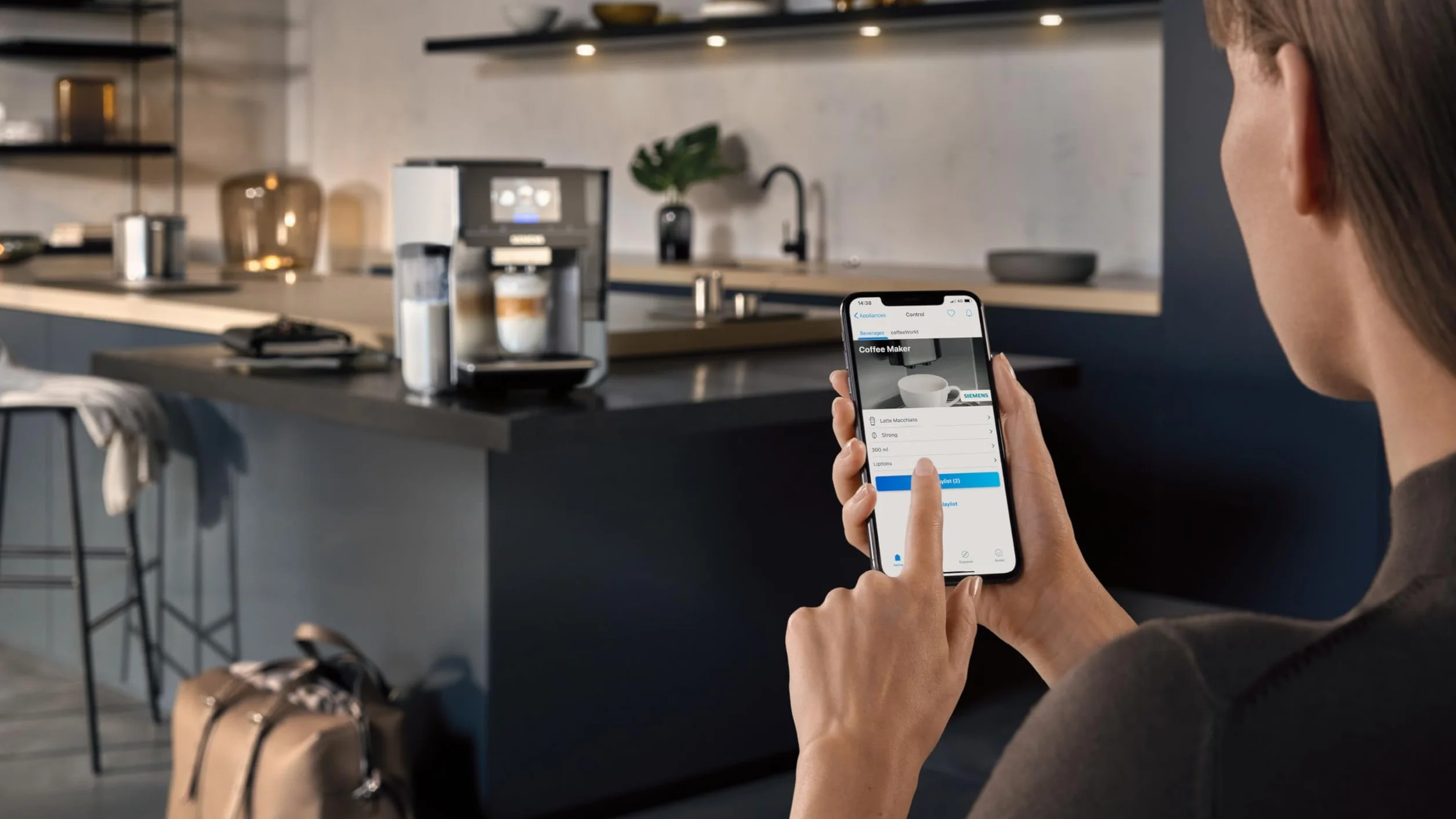 SIEMENS, w pełni automatyczny ekspres do kawy zbożowej, EQ700, ekran iSelect,coffeeWorld,Cold Brew,Slow Brew,taca na mleko, adapter do cegieł na mleko, Home Connect, stal nierdzewna, biały, integralny
