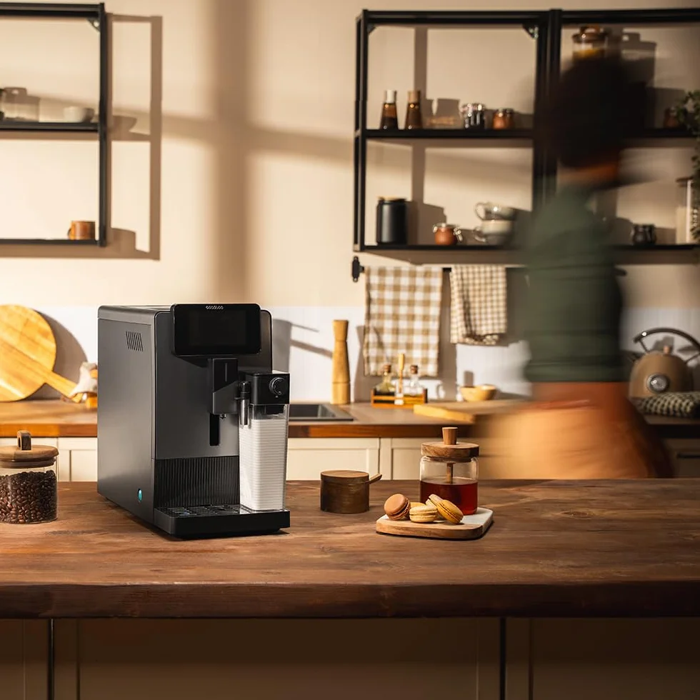 Cecotec Super automatyczny ekspres do kawy Cremmaet Latte Touch 19 barów, Thermoblock, 12 napojów, 4 profile, woda 1,1 l i mleko 400 ml, wyświetlacz TFT, młynek stożkowy, automatyczne czyszczenie