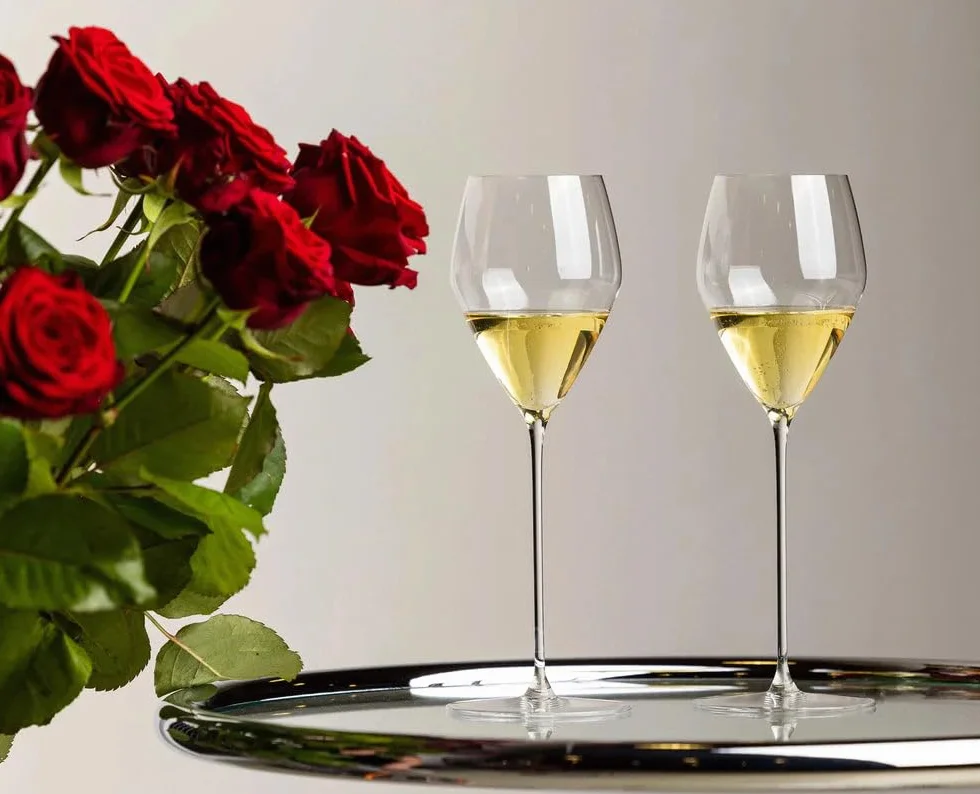 RIEDEL Veloce Kieliszki do szampana, 4-pak, przezroczysty kryształ, wysokiej jakości wykonanie maszynowe