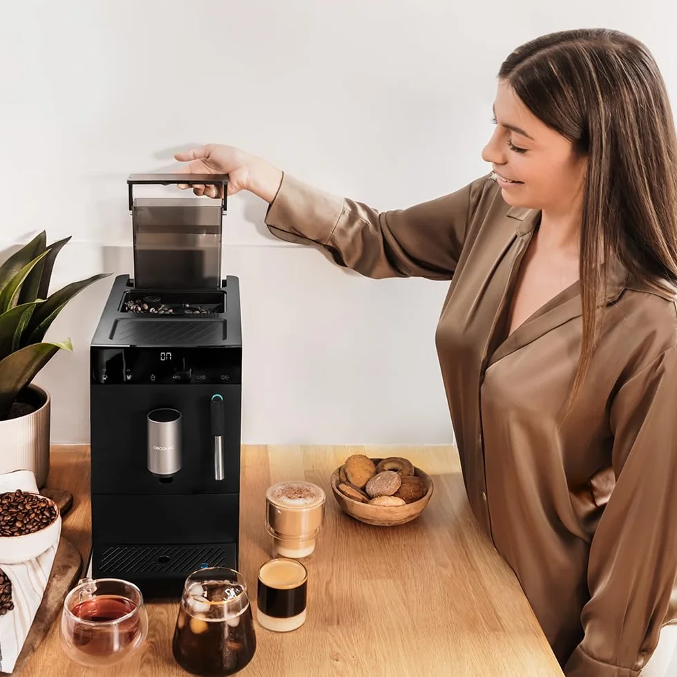 Cecotec Kompaktowy ekspres do kawy do espresso Cremmaet Steam. 1350 W, 19 bar, system termobloków, zbiornik na kawę ziarna 150 g z młynkiem i 1,1 l wody, kompaktowy z parownikiem