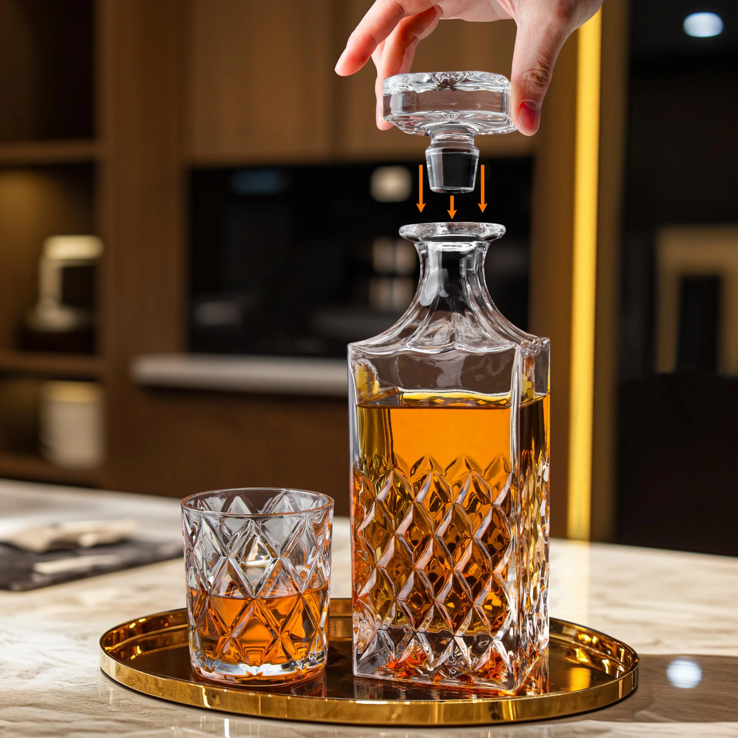 LIGHTEN LIFE Zestaw karafki do whisky – 849 ml z 4 szklankami w pudełku upominkowym, karafka premium bez ołowiu dla mężczyzn